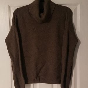 SALE🌟 3 for $12  BCBG turtleneck